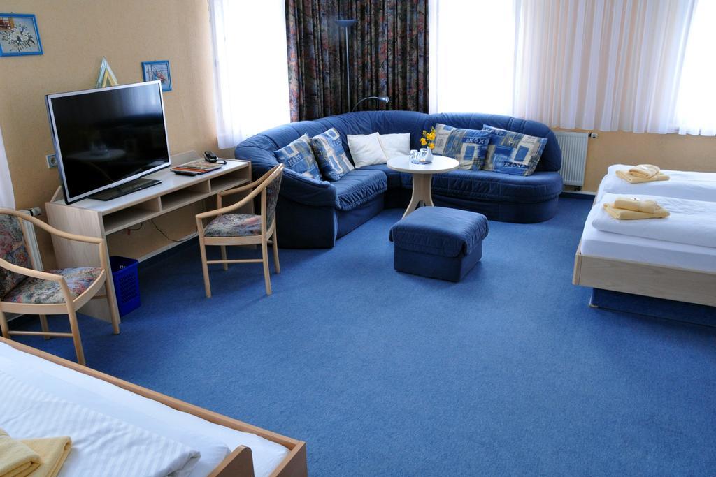 Hotel Am Hohen Schwarm Saalfeld Saale المظهر الخارجي الصورة