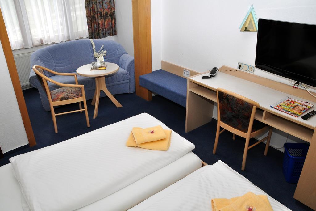 Hotel Am Hohen Schwarm Saalfeld Saale المظهر الخارجي الصورة