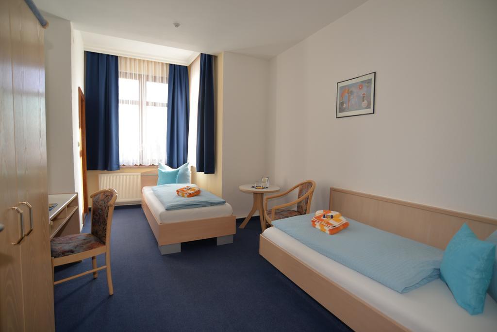 Hotel Am Hohen Schwarm Saalfeld Saale المظهر الخارجي الصورة