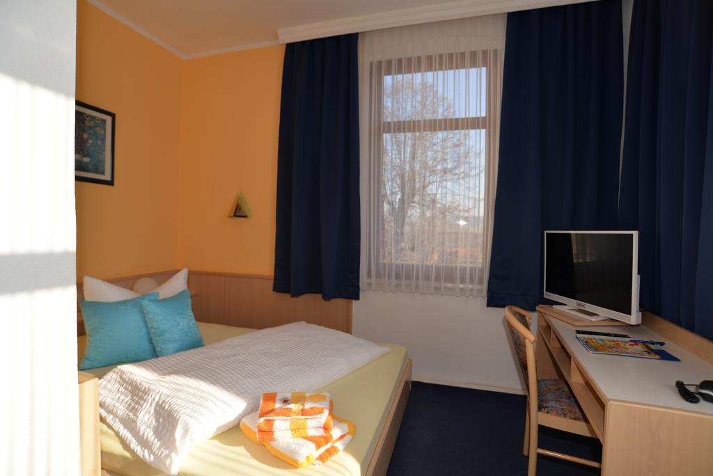 Hotel Am Hohen Schwarm Saalfeld Saale المظهر الخارجي الصورة